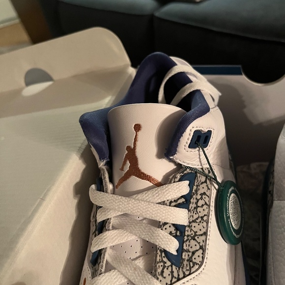 Jordan three wizards sneaker size 9 1/2 - Picture 4 of 16